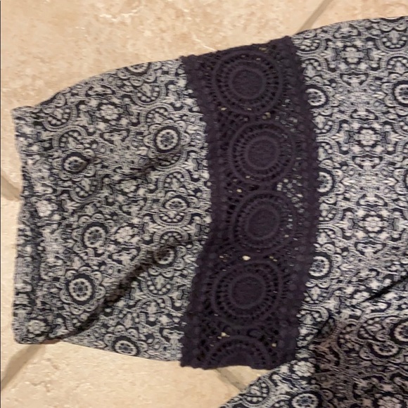 Reitmans Women’s Blouse - Picture 3 of 4